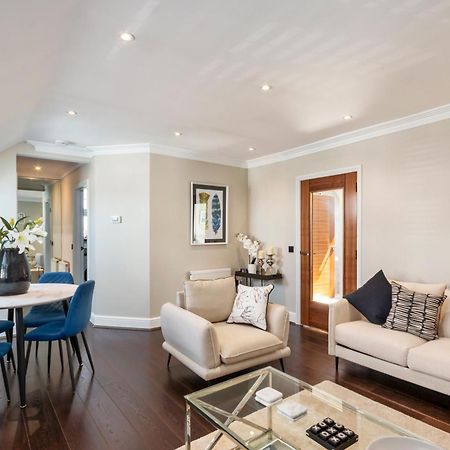 Weybridge - 2 Bed - Parking Apartment Bagian luar foto