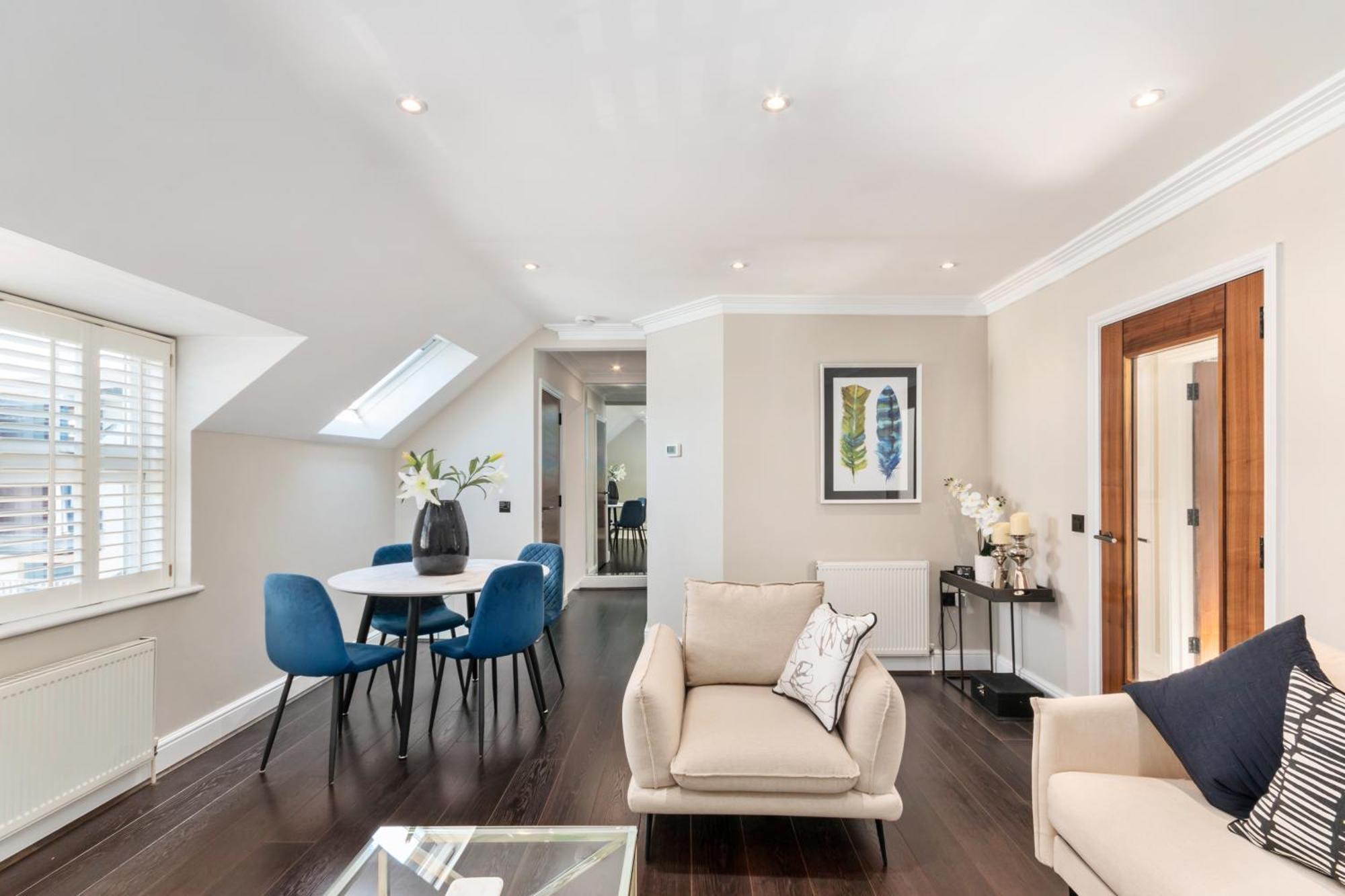 Weybridge - 2 Bed - Parking Apartment Bagian luar foto